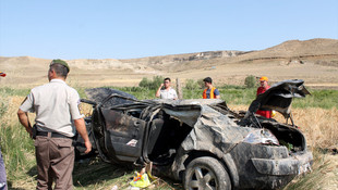 Aksaray'da otomobil şarampole devrildi: 2 ölü, 1 yaralı