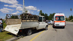 Ankara'da ambulans ile kamyonet çarpıştı: 6 yaralı