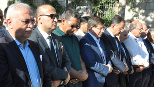 Bakan Özhaseki ve eski Başbakan Davutoğlu, cenaze törenine katıldı