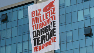 Batman'da darbe ve teröre afişli tepki