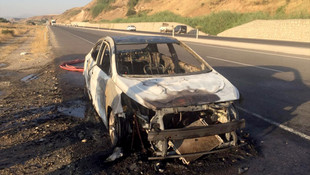 Batman'da seyir halindeki otomobil alev aldı