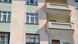 Beşinci kattan düşen çocuk ağır yaralandı