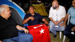 Brezilyalı Ökkeş demokrasi nöbetinde