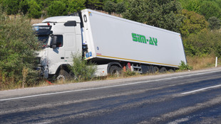Çanakkale'de tır devrildi: 1 ölü