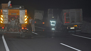 Çanakkalede lastikleri alev alan tır yandı!