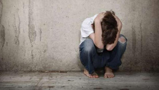 Çocuğunu döverek öldüren kadına ağırlaştırılmış müebbet cezası verildi