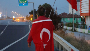 Darbe girişimini protesto için Ankara'ya yürüyor