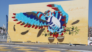 Demokrasi ve Adalet temalı sokak sanatı çalışması