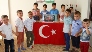Devlet korumasındaki çocuklar, harçlıklarını şehit ailelerine bağışladı