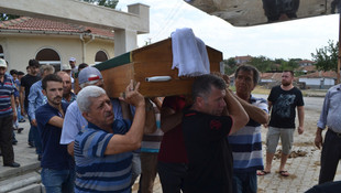 Duba üzerinde uyuyan 2 garsonun denizde kaybolması