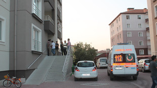 Eşini ve çocuklarını vurduktan sonra intihar etti