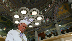 FETÖ'nün amacı dışında kullandığı cami, ibadete açıldı