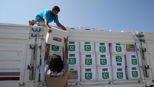 Halep'e gıda malzemeleri gönderildi