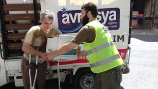 Halepli ailelere gıda yardımı