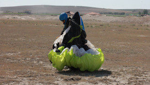 Kahraman şehit için uçtular