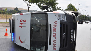 Kayseri'de ambulans ile otomobil çarpıştı: 5 yaralı