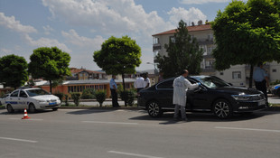 Kazayı fırsat bilip sürücünün 10 bin lirasını çaldı