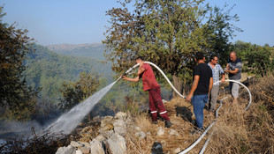 Kumluca’da ev ve makilik yangını