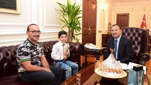 Kur'an-ı Kerim hediye etmek için Ankara'ya geldi