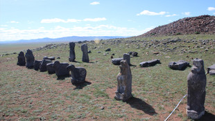 Moğolistan’da arkeolojik kazılarda eski Türklerin taş heykelleri bulundu