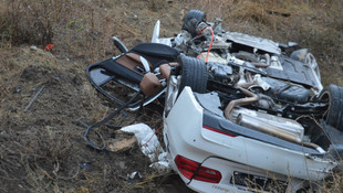 Otomobil kanala düştü: 4 yaralı