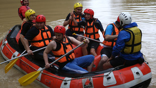 Rafting botunda evlilik teklifi