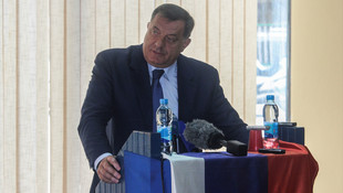 RS Başkanı Srebrenitsa'yı ziyaret etti