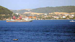 Rus askeri kargo gemisi Çanakkale Boğazı'ndan geçti