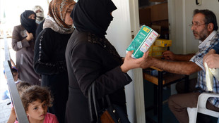 Suriyeli sığınmacılara yardım