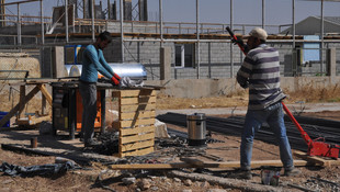 Teröristlerin yaktığı eğitim yuvaları yeniden yapılıyor
