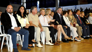 Türk halk dansları ekipleri Macaristan'da sahne aldı