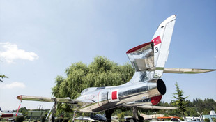Türkiye'nin ilk jetlerinden ''RF-84F'' ziyaretçilerini bekliyor