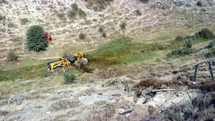 Uçuruma yuvarlanan iş makinesinin operatörü öldü