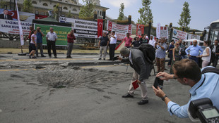 Yabancı gazeteciler darbe girişiminin izlerine tanık oldu