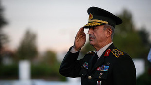 Hulusi Akar: Asil milletimiz hainleri büyük bir ferasetle her zaman ayırt etmiştir