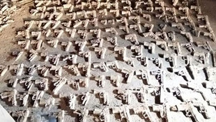 Toprağa gömülü halde 250 adet tabanca Üsküdarda bulundu