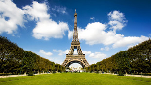 Pariste şüpheli araç alarmı verildi!