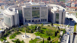 75 infaz koruma memuru ile 87 adliye personeli hakkında gözaltı kararı verilen İstanbuldaki cezaevleri ve adliyelerde eş zamanlı operasyon başlatıldı