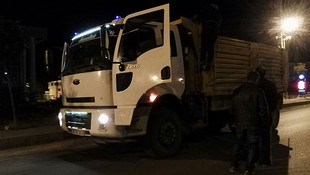 Bomba yüklü kamyon Vanın Erciş Belediyesi önünde bulundu