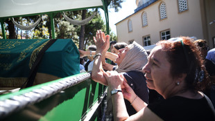 ABD'de öldürülen Doç. Dr. Darcan  toprağa verildi