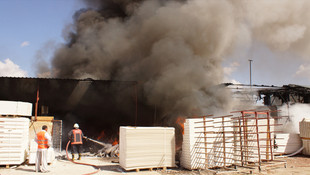 Ankara'da fabrika deposunda yangın