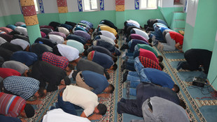 Aynı çatı altında bayramlaştılar