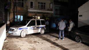 Babaannesi ile dedesini rehin alan genci polis ikna etti