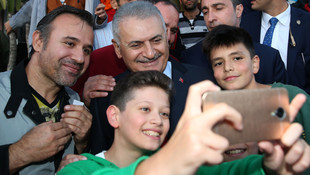 Başbakan Yıldırım'dan gelin ile damada sürpriz