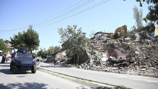 Ankarada gecekondu yıkım ekibine ateş açıldı