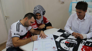 Beşiktaş sevgisini nikah masasına taşıdılar
