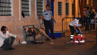 Beyoğlu’nda çıkan silahlı kavgada 3 kişi yaralandı