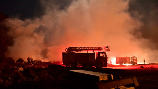 Bodrum çöplüğünde yangın