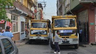 Bursa'da bir evden 5 ton çöp çıkarıldı