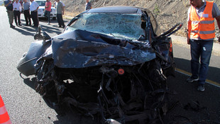 Elazığ'da otomobil ile tır çarpıştı: 1 ölü, 1 yaralı